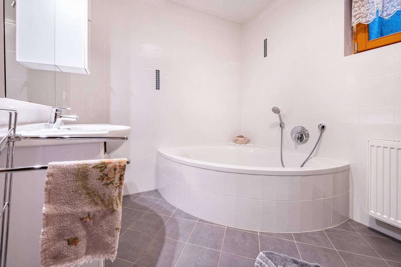 Ganze Wohnung, Ferienwohnung "Haus Kofler" mit Bergblick, privater Terrasse und Wlan in Ratschings, Sarntaler Alpen