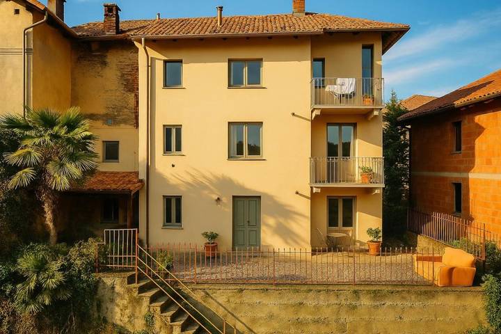 Location de vacances pour 4 personnes, avec vue et jardin à Valduggia