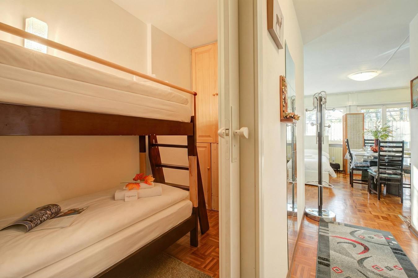 Appartamento intero, Studio Saturno 23 in the city center in Sauze d'Oulx, Via Lattea