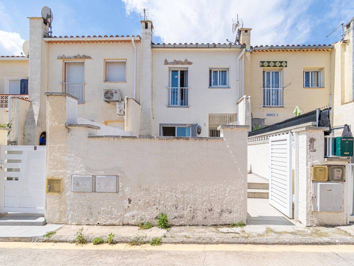 Ferienhaus für 6 Personen, mit Terrasse und Pool in Empuriabrava - 2