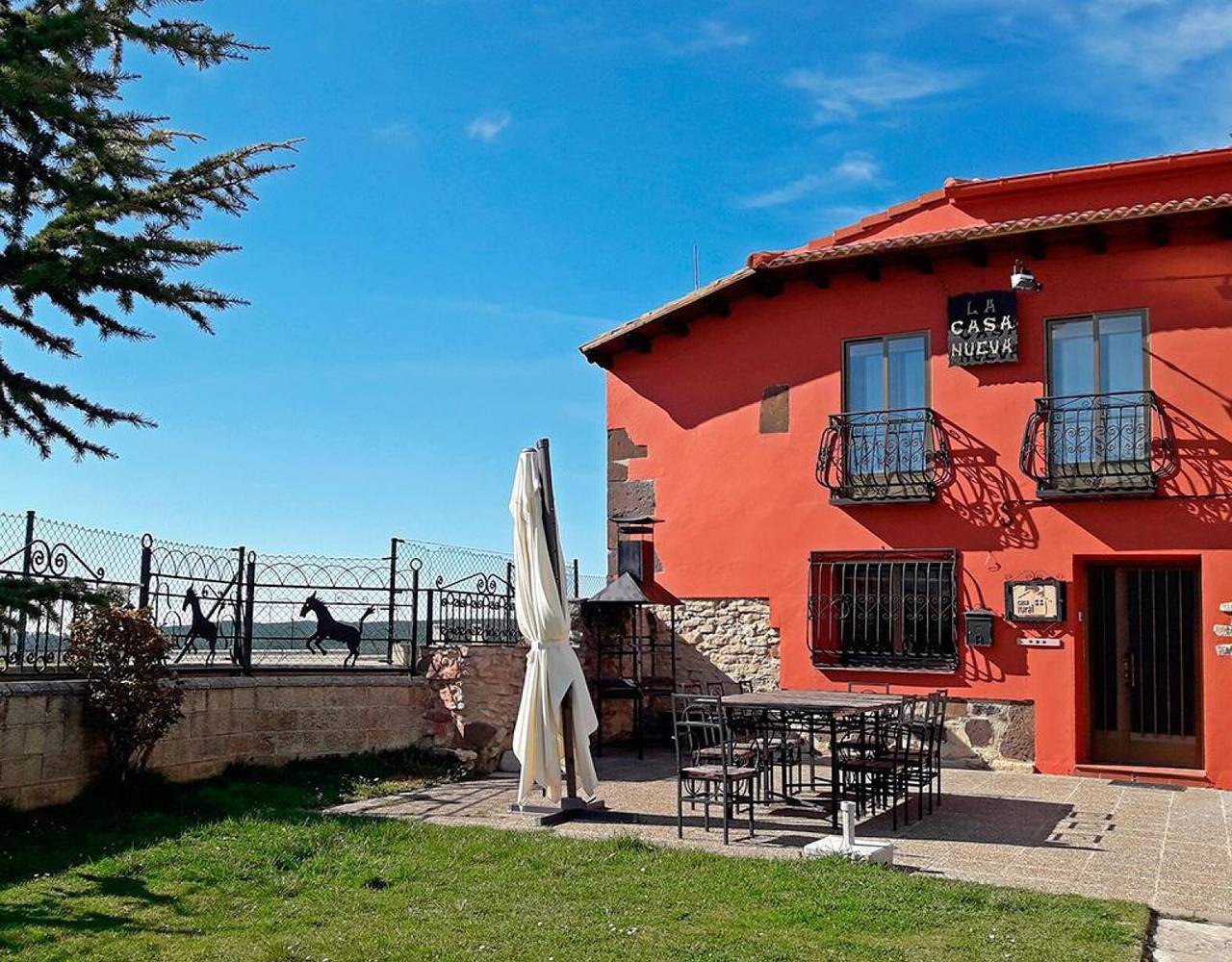 Casa rural 'La Casa Nueva Pequeña' con terraza privada, Wi-Fi y aire acondicionado in Abejar, Provincia de Soria