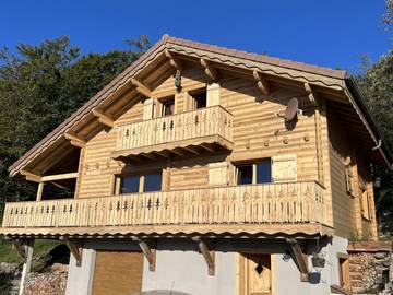 Gîte pour 8 personnes, avec terrasse ainsi que vue et jardin, animaux acceptés à Foncine-le-Haut