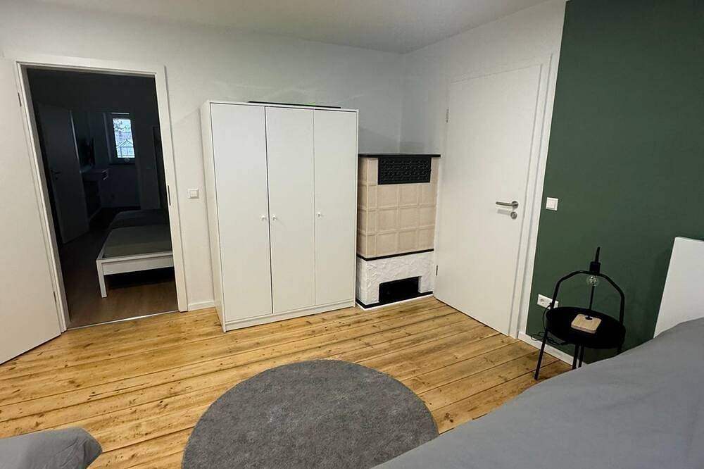 Ganze Wohnung, Renovierte Ferienwohnung / Pendlerwohnung in ruhiger Lage mit Parkmöglichkeiten in Bissingen an der Teck, Albsteig Etappe 8