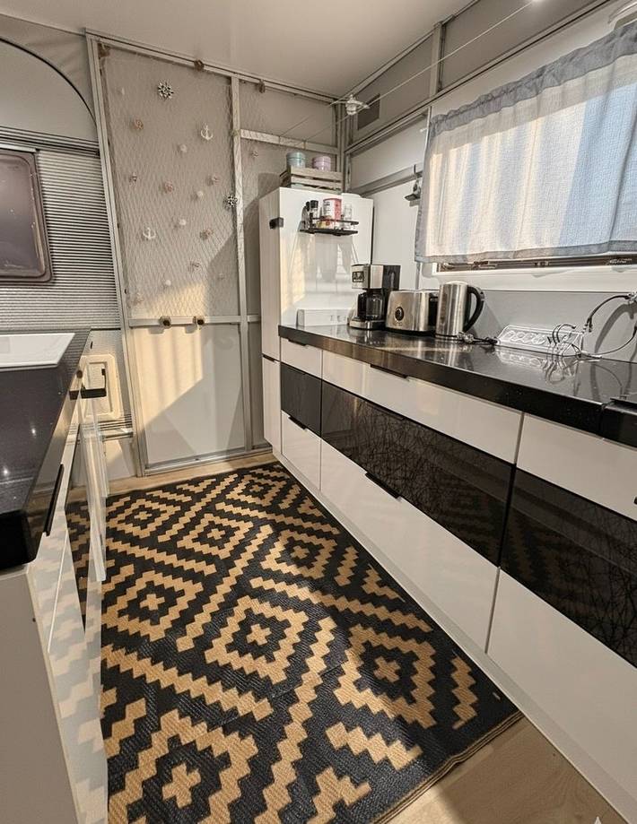 Wohnwagen für 5 Personen, mit Balkon und Terrasse sowie Garten in Lensterstrand - 4