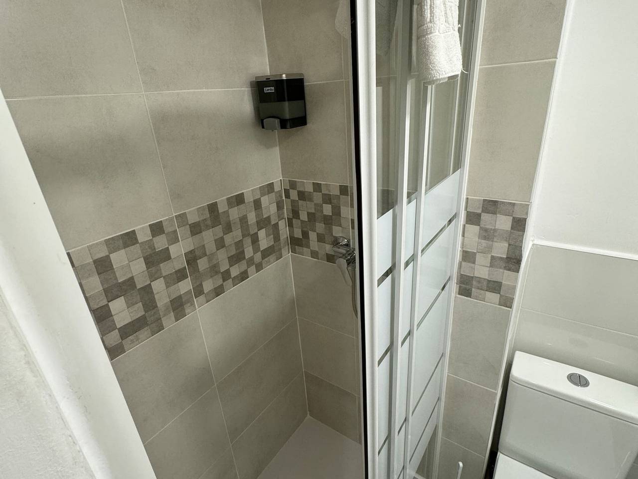 Appartement entier, Appartement charmant au centre-ville - 3 pers. in Centro (Madrid), Madrid