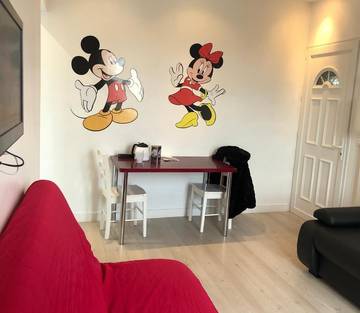 Gîte pour 3 personnes, avec terrasse et jardin à Montry