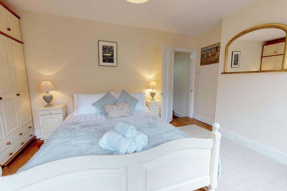 Abbey Road | Oxford Holiday Let | 2 Beds & Sleeps 3 in Oxford, Oxfordshire