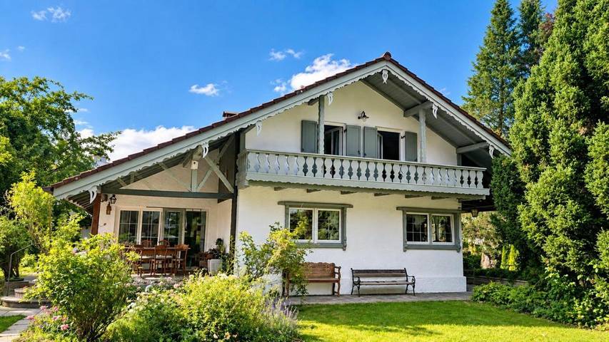 Ferienhaus für 11 Personen, mit Balkon und Terrasse sowie Garten und Ausblick in Schechen