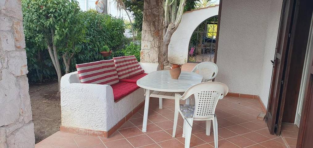 Villa für 7 Personen, mit Garten und Ausblick, kinderfreundlich in Taranto - 4