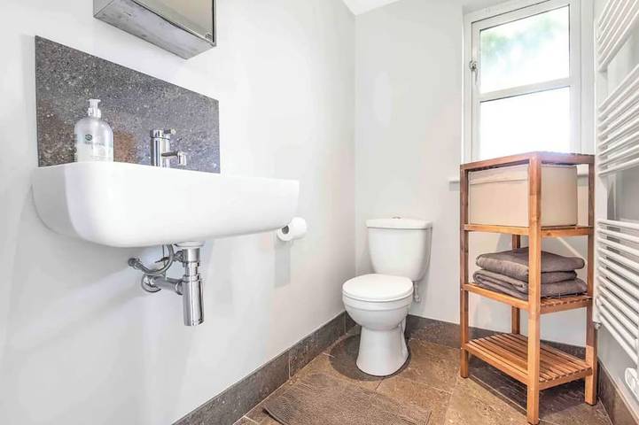 Riverside Stable Cottage, Hunton Yalding Maidstone in Hunton, Kent