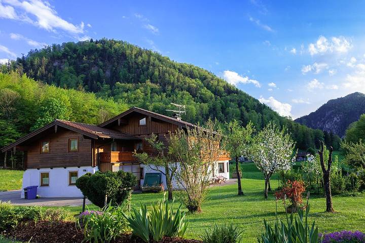 Ferienwohnung für 4 Personen, mit Balkon und Terrasse sowie Garten in Marktschellenberg