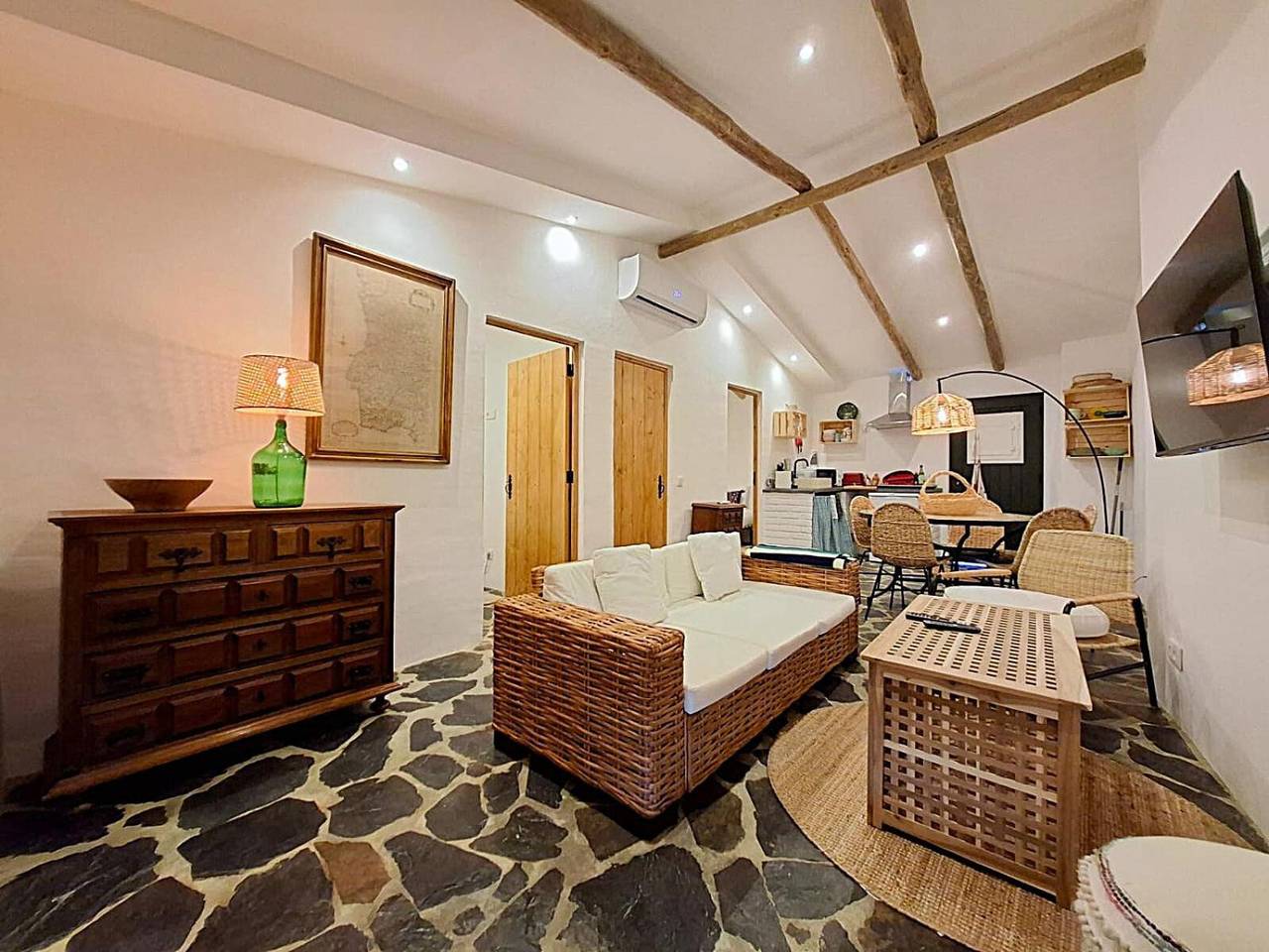 Ganze Wohnung, Apartment 'Descanso Dos Oleiros' mit privater Terrasse, Wlan und Klimaanlage in Reguengos de Monsaraz, Évora Distrikt