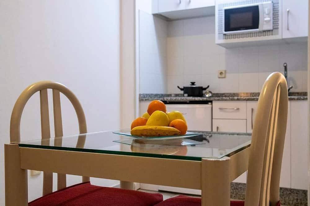 Apartamento 3 pax / Doble sofá cama in Mairena del Aljarafe, Provincia de Sevilla