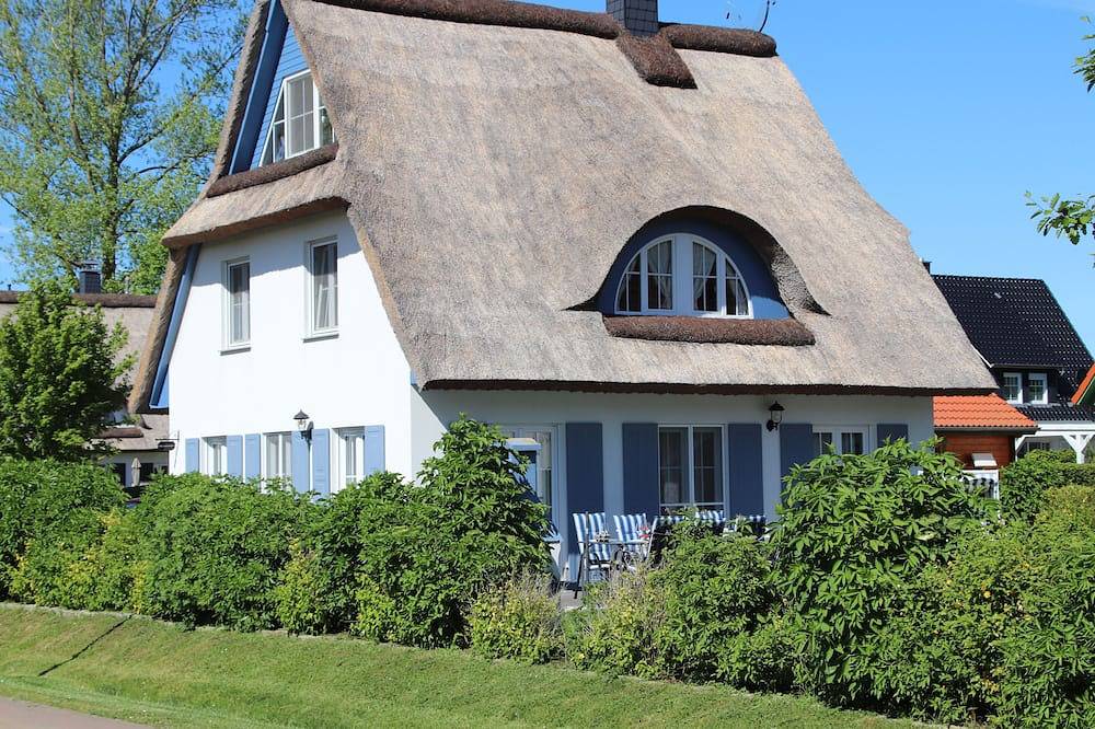 Exklusives Reethaus, Sauna, Whirpool, Kamin, Garten & Strandkorb (8 Pers.& Baby) in Glowe, Rügen