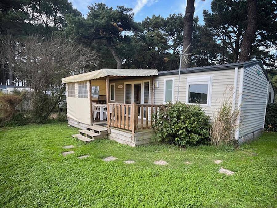 Camping Ushuaïa Villages L'estuaire - Mobilheim 6 personen - Mobilheim Confort plus - 33m² - 3 Schlafzimmer - überdachte Terrasse in Paimbœuf, Loire-Tal