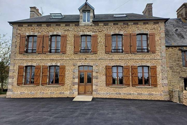 Gîte pour 12 personnes, avec jacuzzi à Sainte-Marguerite-d'Elle