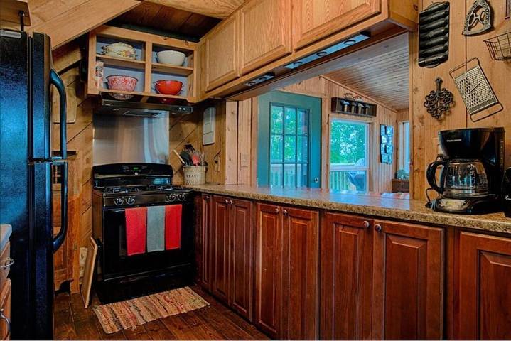 Log cabin for 12 people, with balcony, with pets in Lake Cumberland
