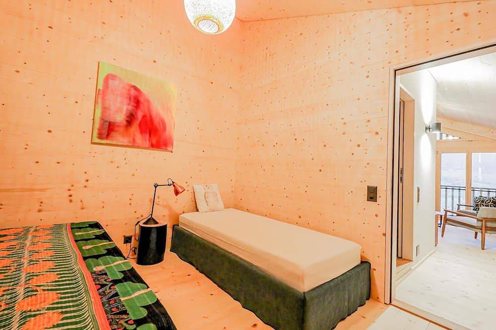 Ganze Wohnung, Weisshorn (Og + Dg Südwest) by Interhome in Saanenmöser, Zweisimmen