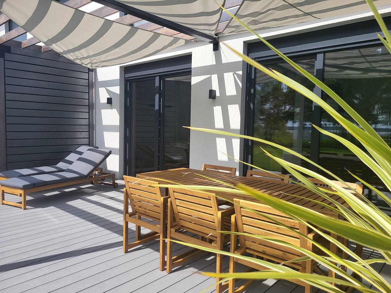 Ferienhaus 'Schlossterrassen 8a' mit Seeblick, privater Terrasse und Wlan in Pouch, Muldestausee