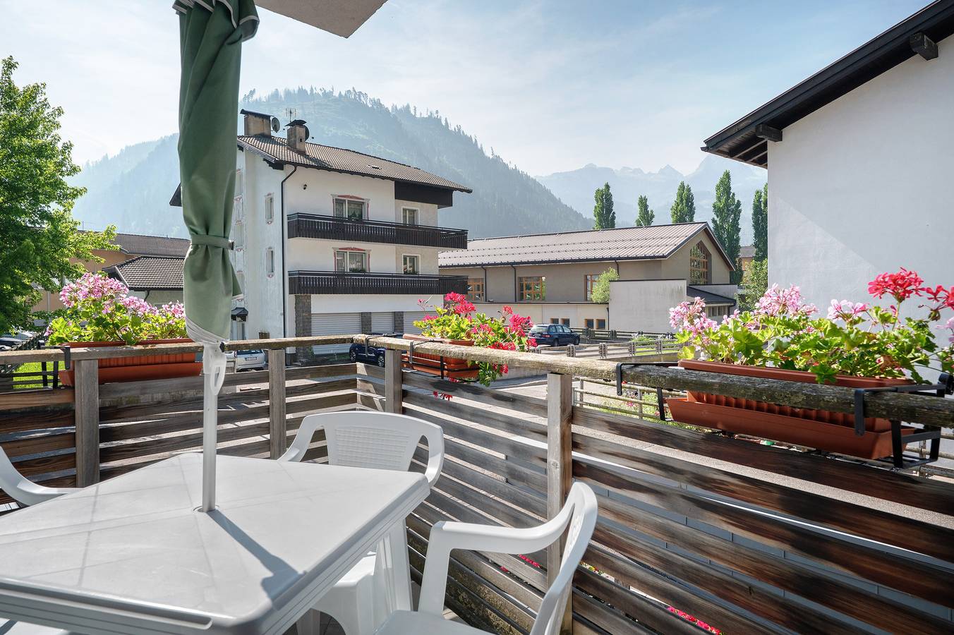 Appartamento intero, Appartamento 'Night and Day 8' con vista sulle montagne, balcone e Wi-Fi in Predazzo, Dolomiti Superski