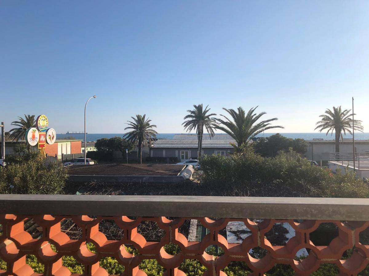 Ganze Wohnung, Two-Bedroom Apartment in Marina di Carrara, Carrara