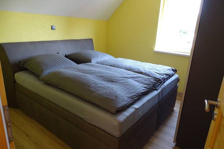 Ganze Wohnung, Familienfreundliche Ferienwohnung  65 m² am Natur Reservat Vessertal in Nahetal-Waldau, Hildburghausen und Umgebung