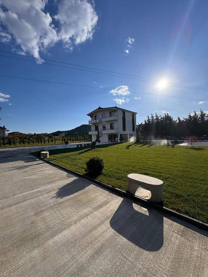 Villa mit pool für 6 Personen, mit Pool und Garten sowie Whirlpool, kinderfreundlich in Albanien