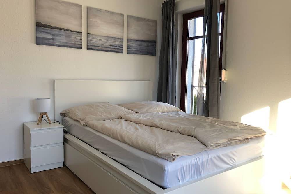 Ganze Wohnung, Ferienwohnung \"Mary Poppins\" mit Balkon zwischen Strand, Wald & Wiese im Südosten der Insel Rügen! in Gustow, Stralsund Umland