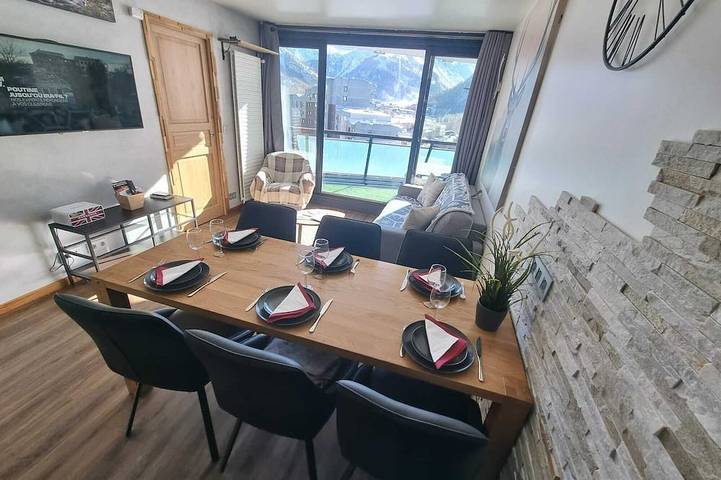 Location de vacances pour 4 personnes, avec piscine et jardin à Val-d'Isère