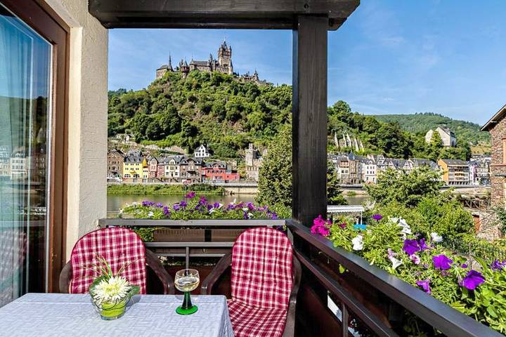 Ferienwohnung für 4 Personen, mit Terrasse in Reichsburg Cochem - 2