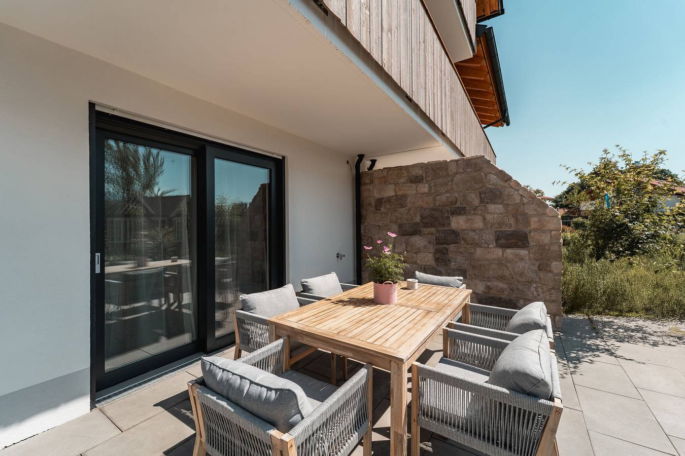 Ganze Ferienwohnung, Bay 47° Boutique Apartments am Chiemsee - Boutique Apartment am Chiemsee mit privater Sonnenterrasse in Übersee, Chiemsee