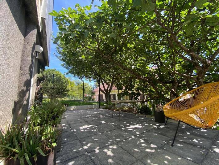 Gîte pour 4 personnes, avec Terrasse à Miserey-Salines