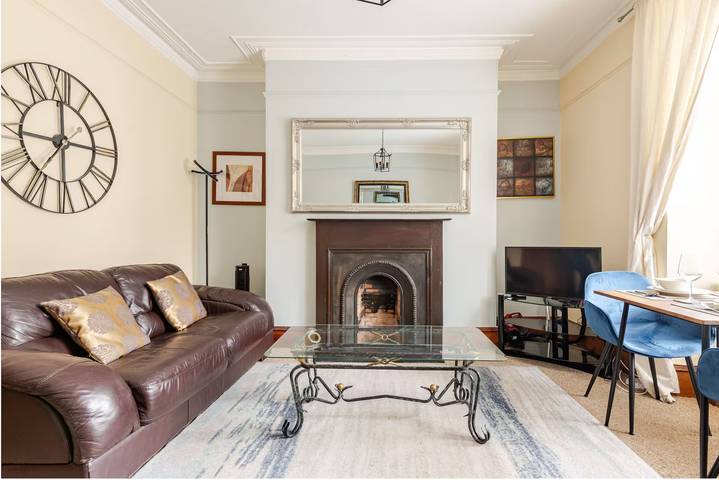 Vacation apartment for 2 people, with yard, kid friendly in Aberdeen