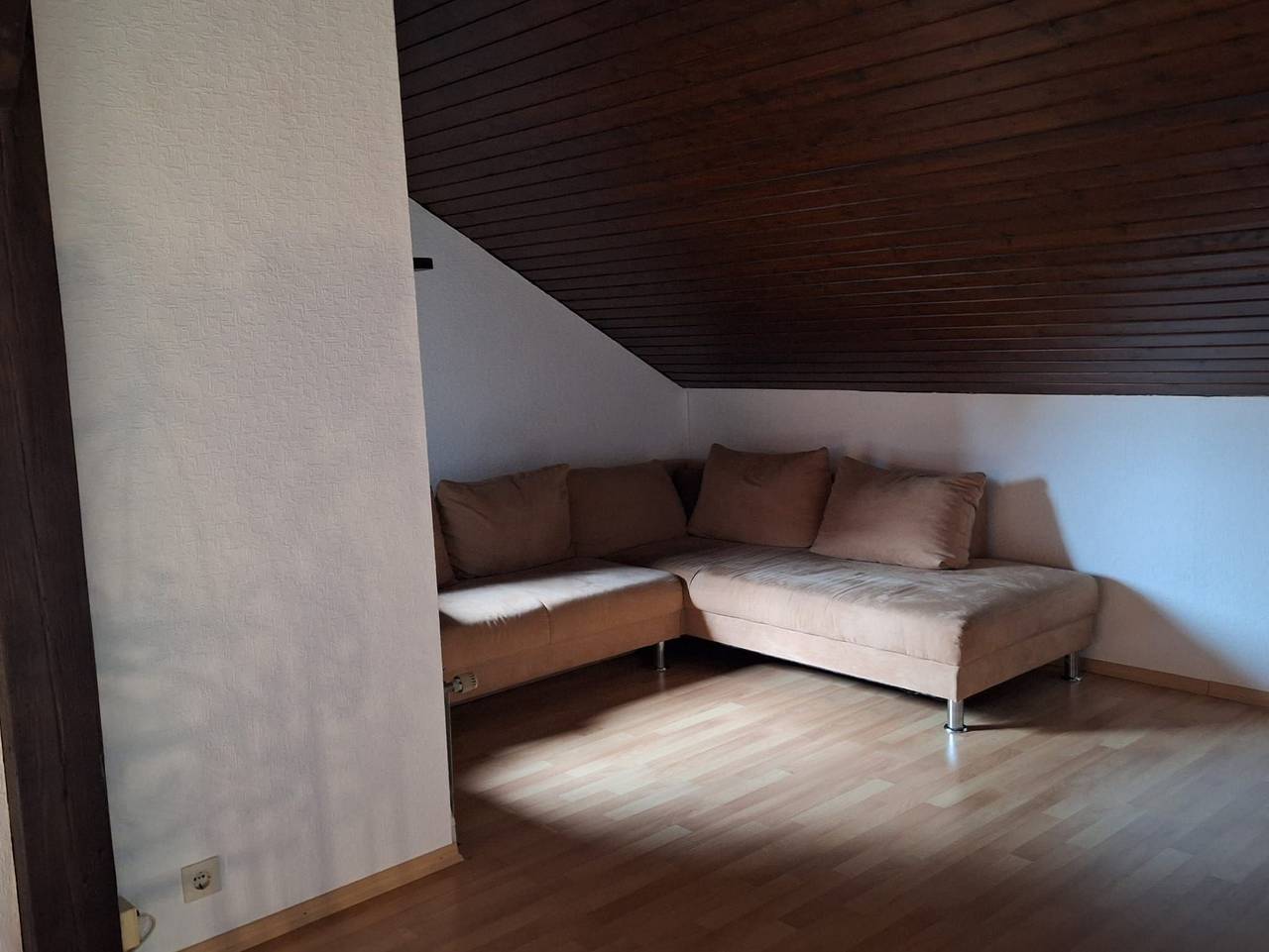 Ganze Ferienwohnung, 212 große Dachgeschoßwohnung mit Balkon - 212 Dachgeschoßwohnung mit großem Balkon in Sande, Südliche Nordseeküste