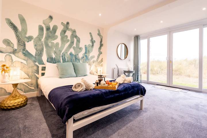 Magnificent Beach House - Seaview - Upside-down in Caister-on-Sea, Great Yarmouth