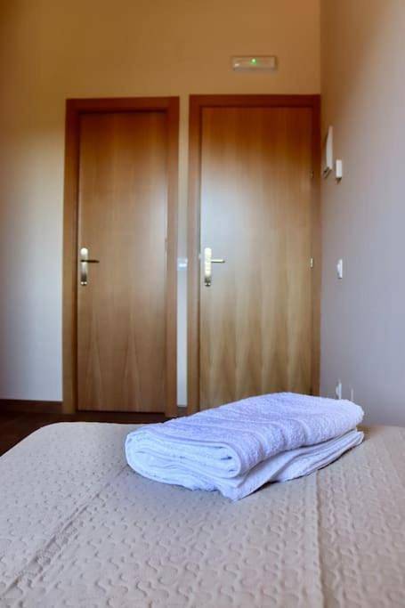 Casa rural para 24 personas, con Balcón además de Terraza y Vistas en Navaluenga - 4