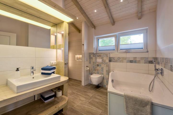 Ferienhaus für 4 Personen, mit Whirlpool und Terrasse sowie Garten und Sauna in Hedwigenkoog