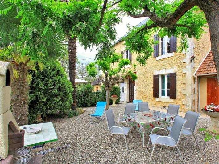 Location de vacances pour 5 personnes, avec piscine ainsi que jardin et terrasse à Calviac-en-Périgord - 4