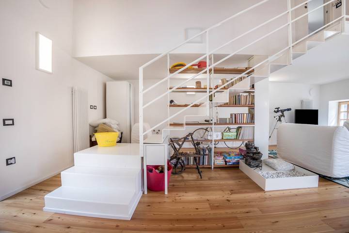 Apartamento "Villa Iagra" com vista para o lago, jardim e Wi-Fi in Tiarno di Sopra, Ledro