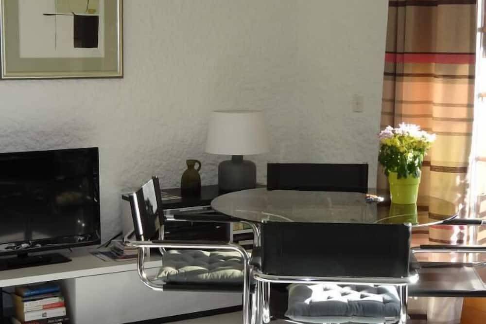 Entire apartment, Spectacular view! Very nice apartment overlooking the lake and the mountains! in Montreux, Lake Geneva