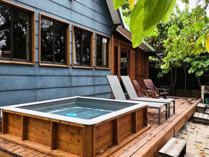 Location de vacances pour 6 personnes, avec piscine et terrasse, adapté aux familles dans Polynésie française