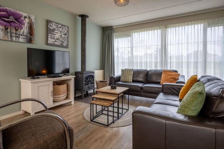 Villa für 6 Personen, mit Seeblick und Terrasse sowie Balkon/Terrasse und Sauna in Zeeland - 4