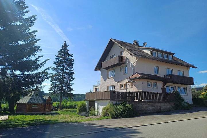 Ferienhaus für 20 Personen, mit Garten und Balkon - 1