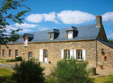 Cottage pour 2 personnes, avec terrasse ainsi que vue et jardin à Angrie