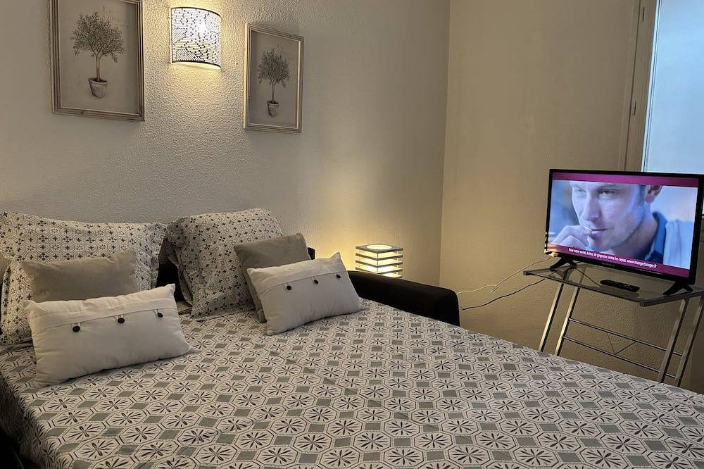 Entire apartment, Studio Rivage Les Salles-sur-Verdon à 5 min du lac, centre village, sans voiture in Les Salles-sur-Verdon, Verdon Regional Natural Park