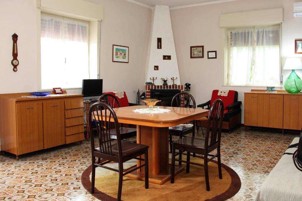 Four-Bedroom House in Nicolosi, Etna