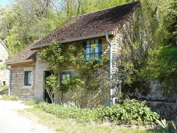 Cottage voor 2 personen, with Terras and Tuin as well as Uitzicht in Jura