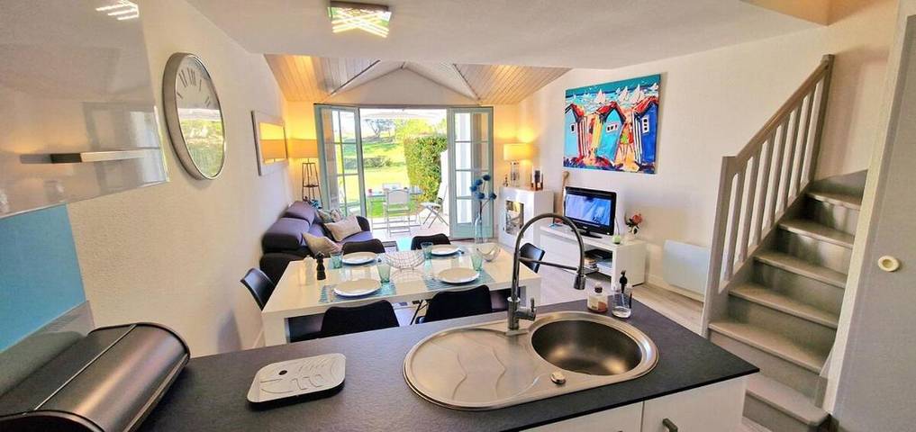 Maison d’hôte pour 4 personnes, avec piscine ainsi que terrasse et jardin dans Port Bourgenay