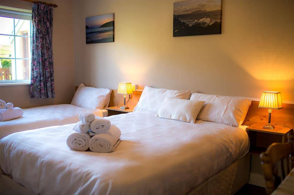 Self catering cottages located on tip of scenic Dingle Peninsula in Dunurlin ED, Dingle Halbinsel