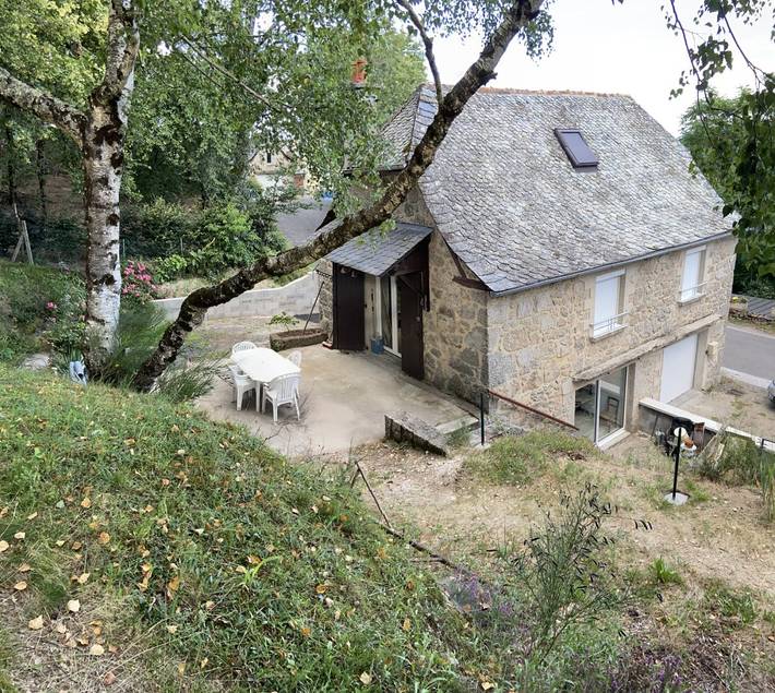 Gîte pour 8 personnes, avec terrasse et jardin, animaux acceptés